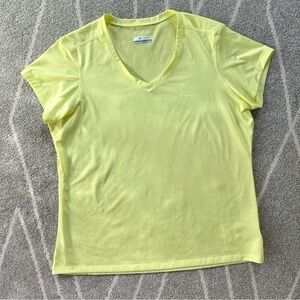 Columbia Yellow Omni-Wick Short Sleeve V-neck T-shirt